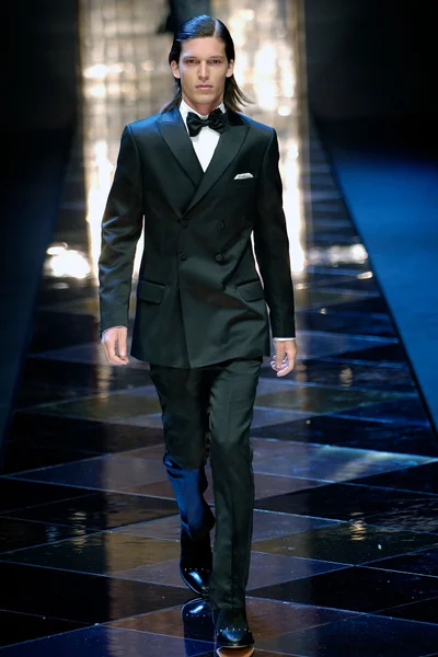 Look 77